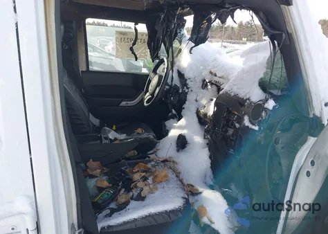 2017 Jeep Wrangler Unlimited Sahara 4X4 из США, поврежденный, VIN 1C4BJWEG2HL573118